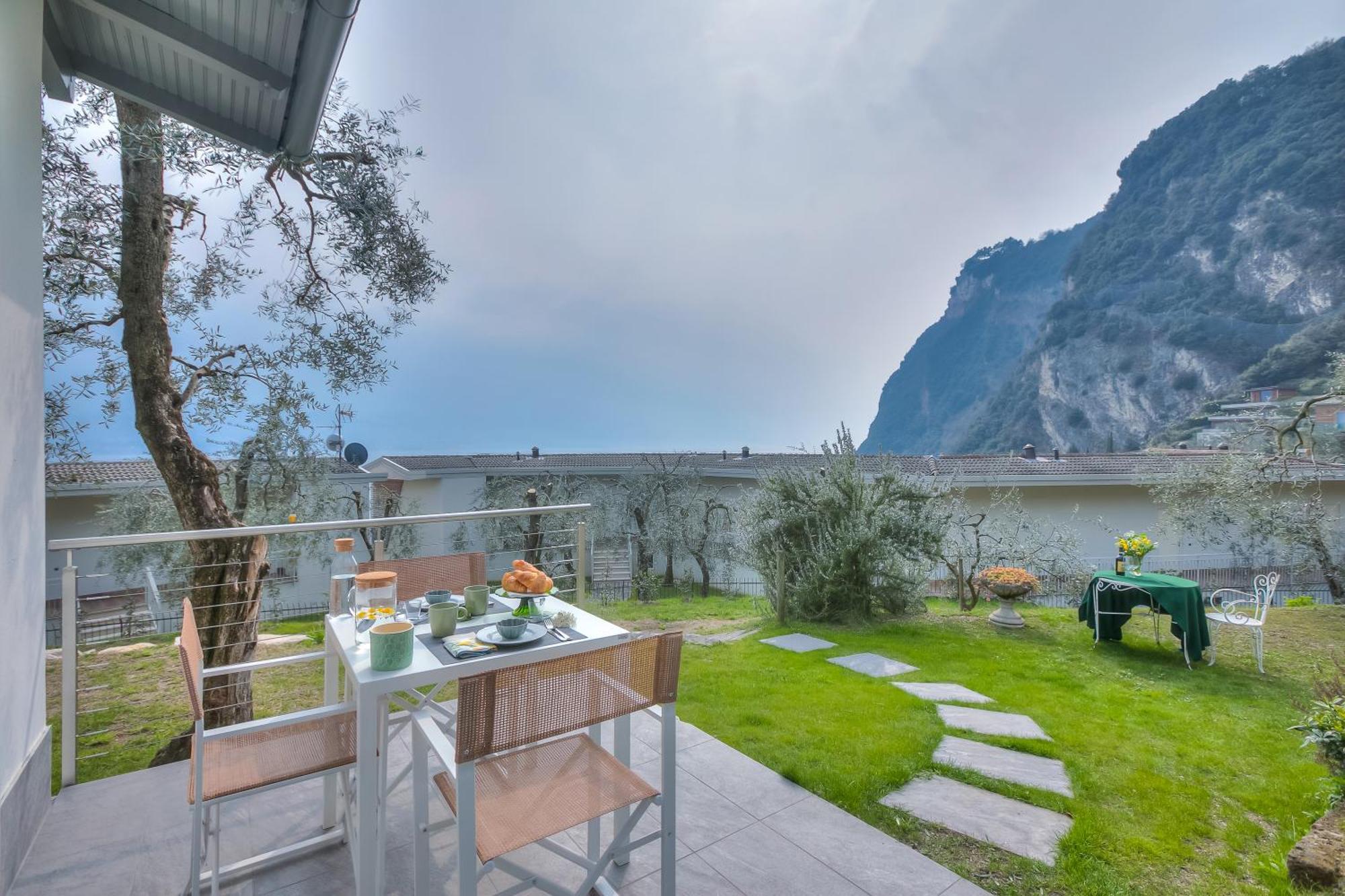 利莫内-苏尔加达Relais Nanzello Garda Living 1 And 2别墅 外观 照片