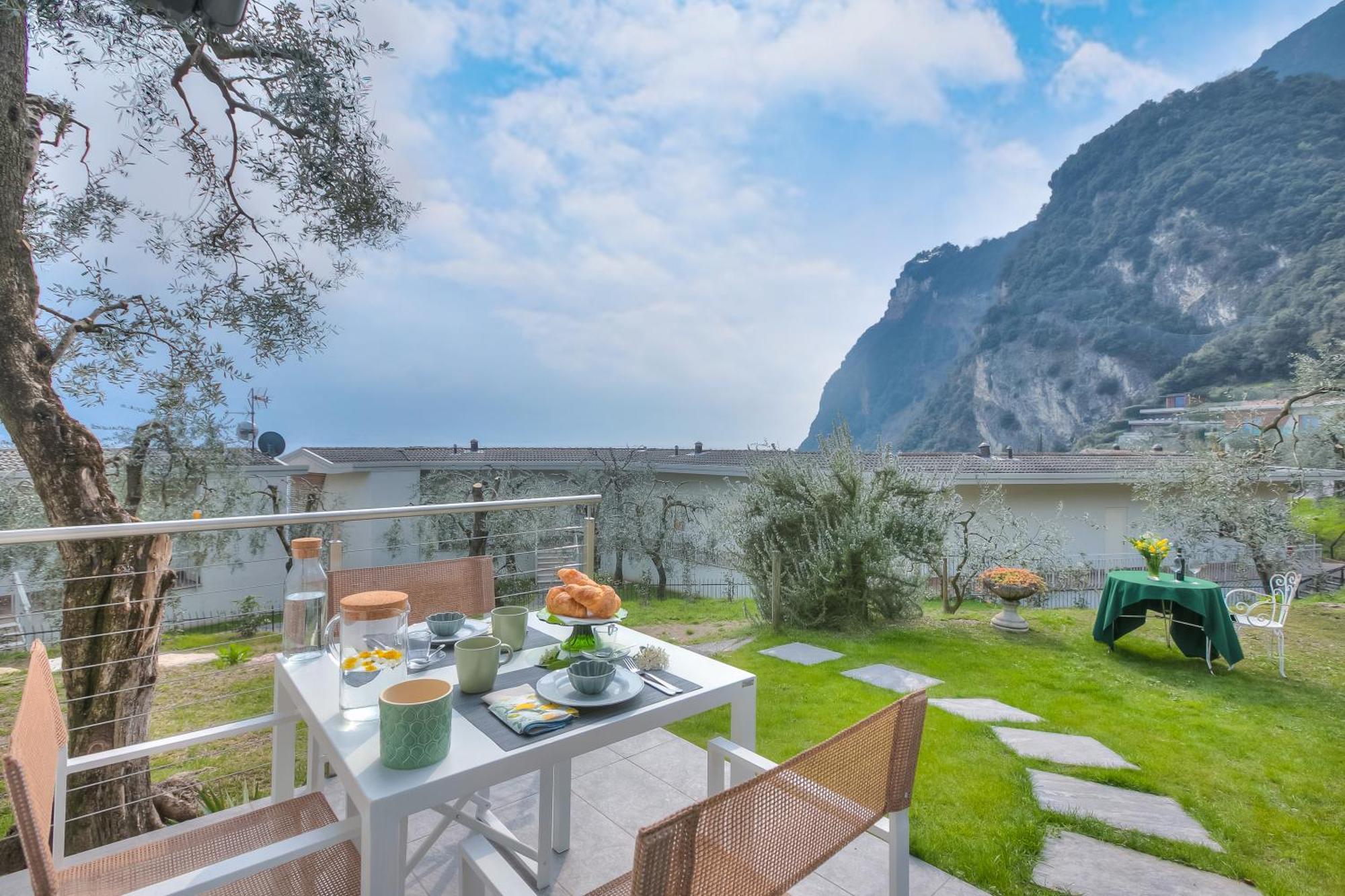 利莫内-苏尔加达Relais Nanzello Garda Living 1 And 2别墅 外观 照片